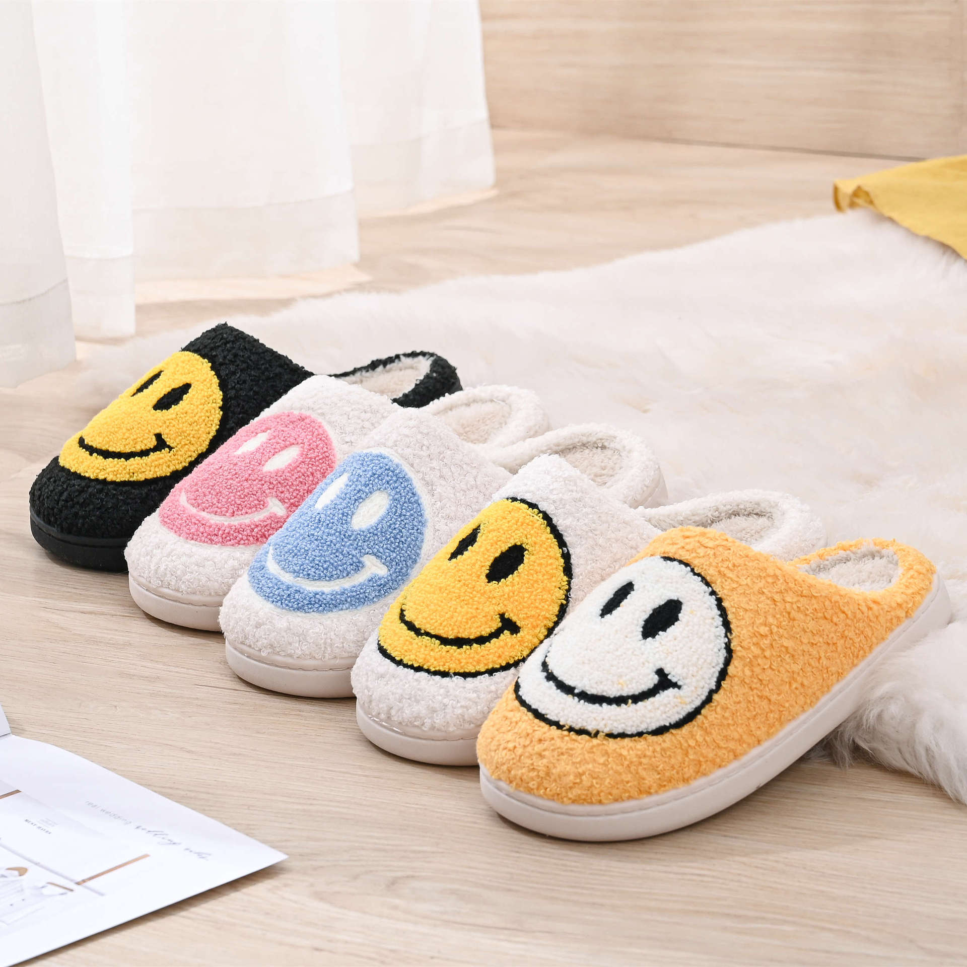 Cross-Border Spot Korean Style Simple Smiley Face Couple Cotton Slippers Home Indoor Warm Student Non-Slip Plush Cross-Border Shoes