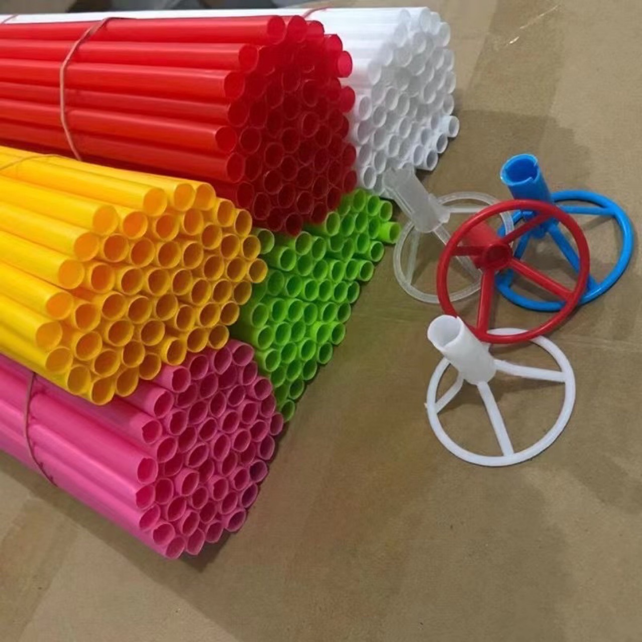 铝膜杆拖彩色波波球杆拖铝膜气球托杆加厚耐弯铝箔气球塑料棒杆