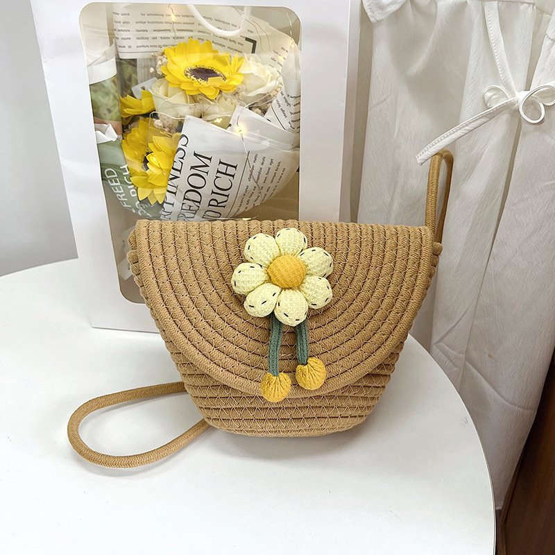 Niche Straw Woven Bag Women's New Popular All-Matching Retro Rattan Beach Bag Weaving Bucket Bag Crossbody Small Bag Fashion Woman Bag