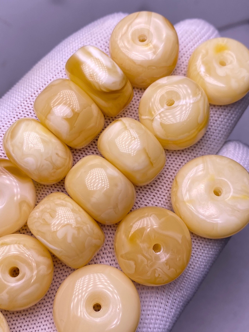 纯天然蜜蜡 俄料白花蜡 墩子 蜡质浓郁 纹理清晰 尺寸17-22