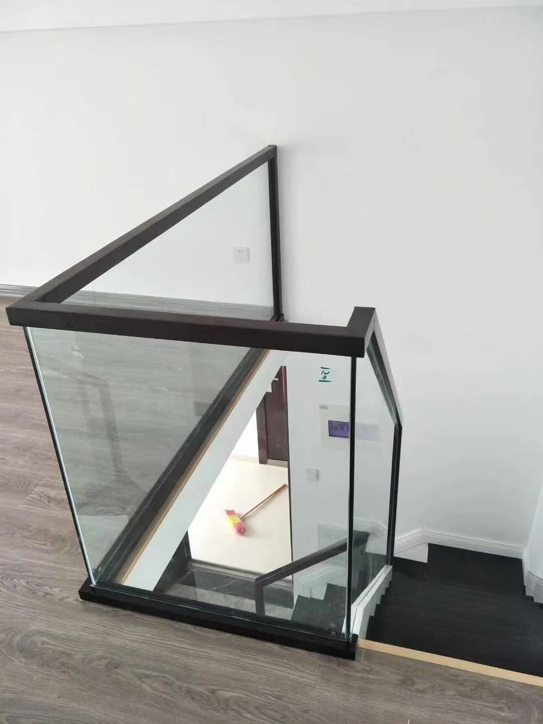 玻璃卡槽扶手实木卡槽扶手玻璃护栏玻璃夹预埋钢槽玻璃扶手u型槽