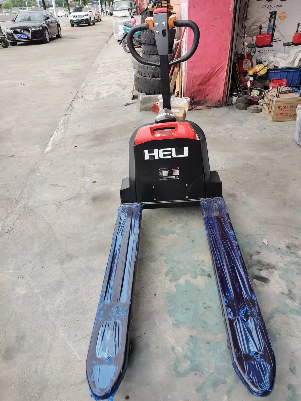 合力电动搬运车1.5吨小金刚搬运电动叉车地牛