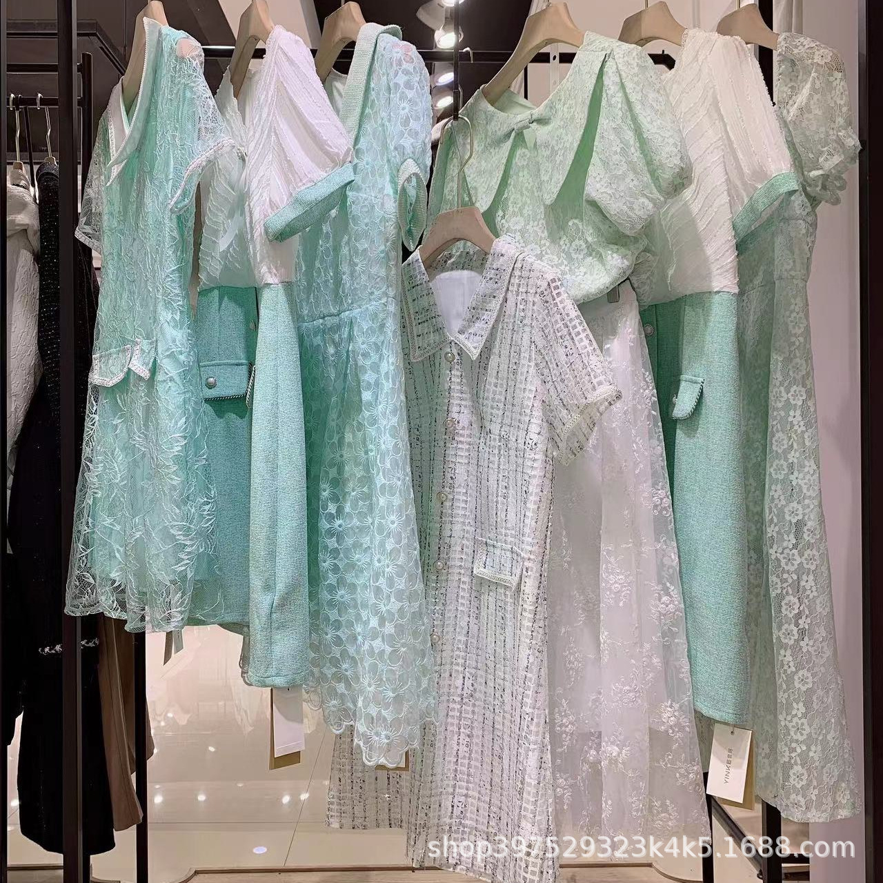 纳薇22一二线品牌折扣女装连衣裙 专柜撤柜尾货货源直播实体走份