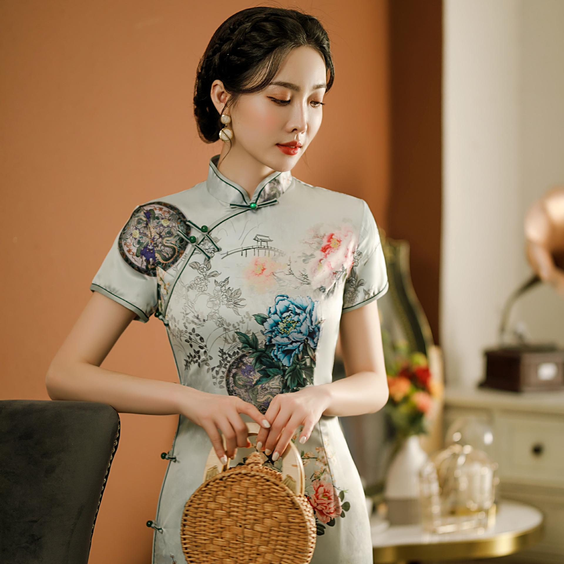 中老年旗袍女复古民国风老上海走秀宴会旗袍连衣裙山水中长款旗袍