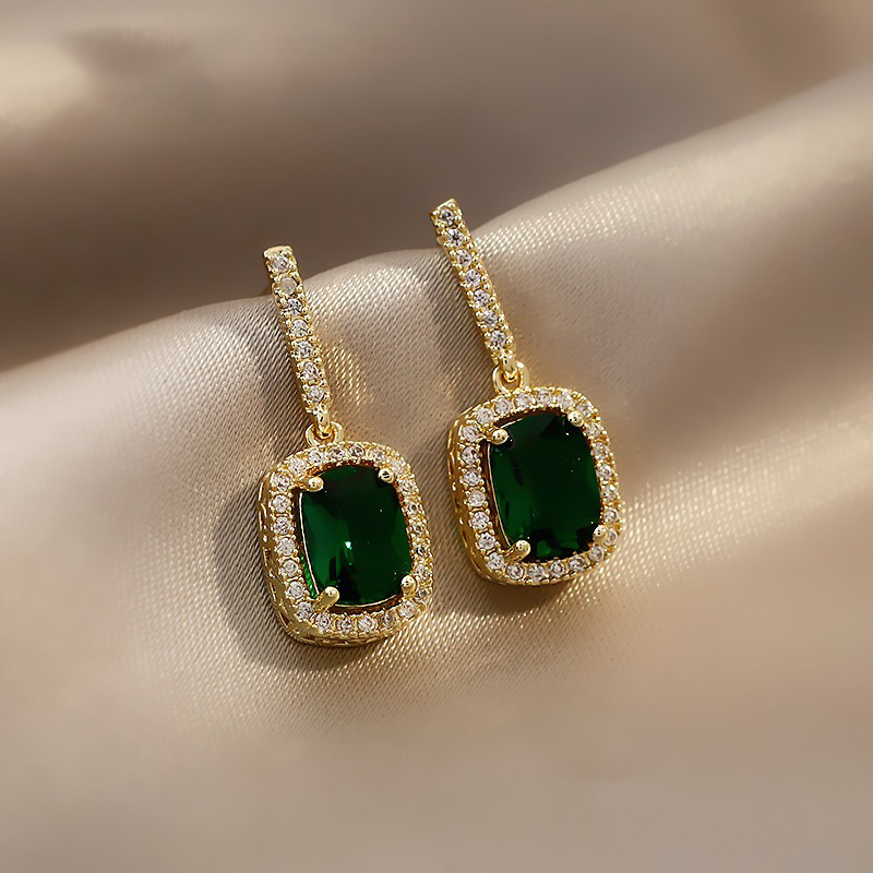 Small Emerald Earrings Female Online Influencer Elegant Earrings 2023 New Trendy Simple Vintage Earrings 925 Silver Needle