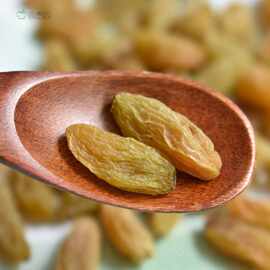 新疆葡萄干1000g包邮 树上黄萄葡干自然晾晒 干净好吃