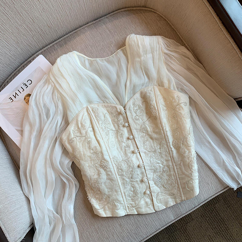 法式宫廷风泡泡袖上衣女2021新款设计感小众气质v领显瘦拼接衬衫