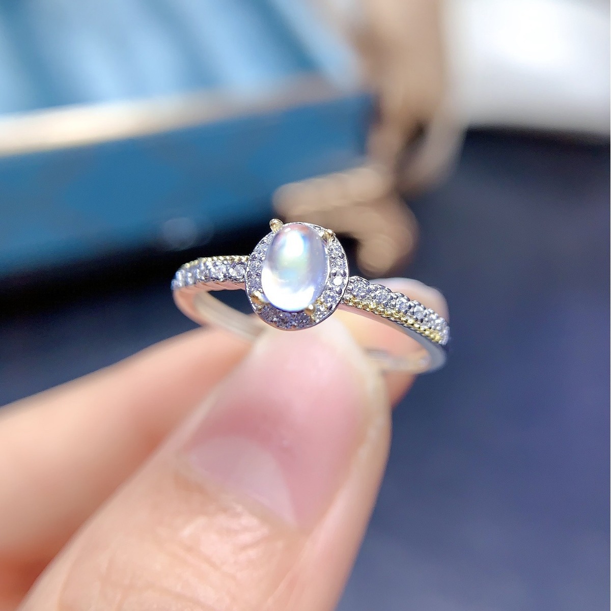 新款简单大气天然月光石戒指925银精工空托镶嵌4*5mm一件代发