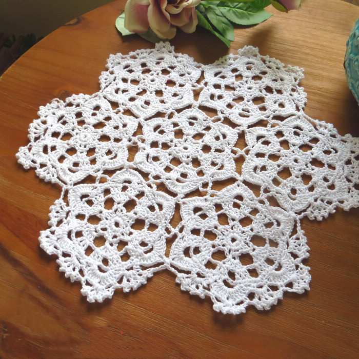 纯手工纯棉线钩针勾花蕾丝棉线编织中欧式圆形餐桌装饰垫子米白