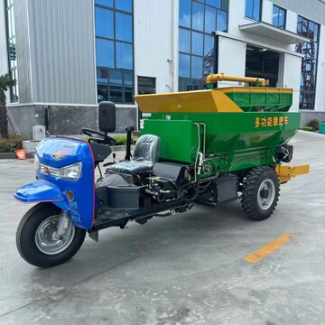 三轮五征自卸撒粪车 济南撒粪车价格 大连8方竖绞龙撒肥机