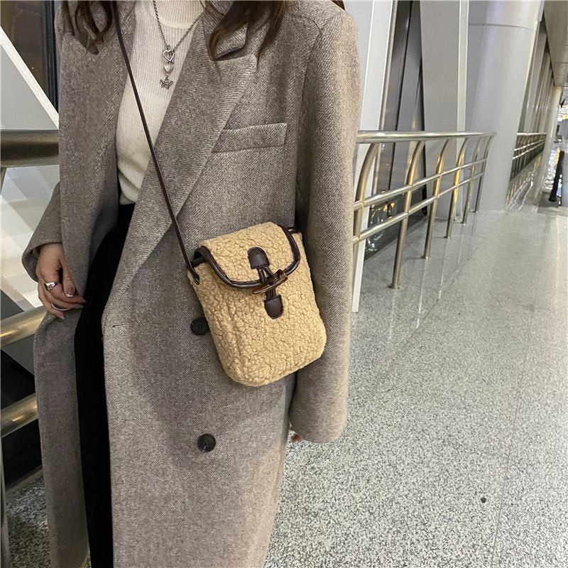 Autumn and Winter Fur Bag 2021 New Fashion Plush Shoulder Bag Women's Bag Internet Celebrity Trendy Ins Crossbody Phone Bag