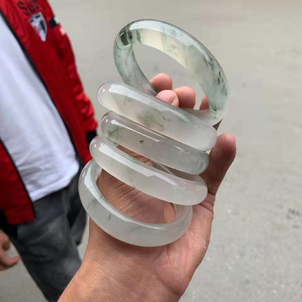 新疆金丝玉手镯冰种天山翠手镯女款冰翠飘花翡翠玉石手镯批发