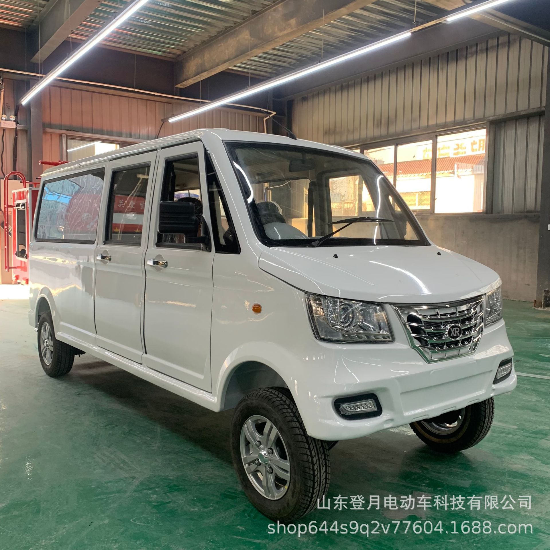 右舵电动面包车全封闭式女士成人新能源高速锂电汽车出租电动面包