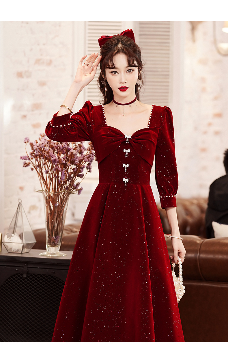 酒红色丝绒敬酒服2022新款长袖方领新娘结婚订婚回门礼服裙小个子