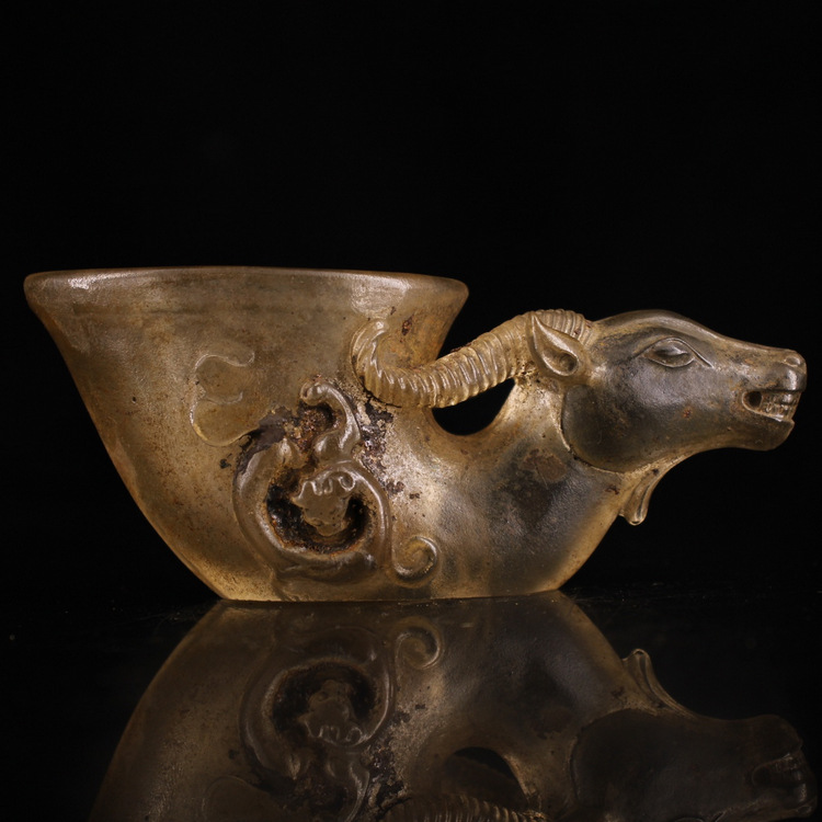 古哇古董收藏 收老出土汉代琉璃牛头酒杯老物件