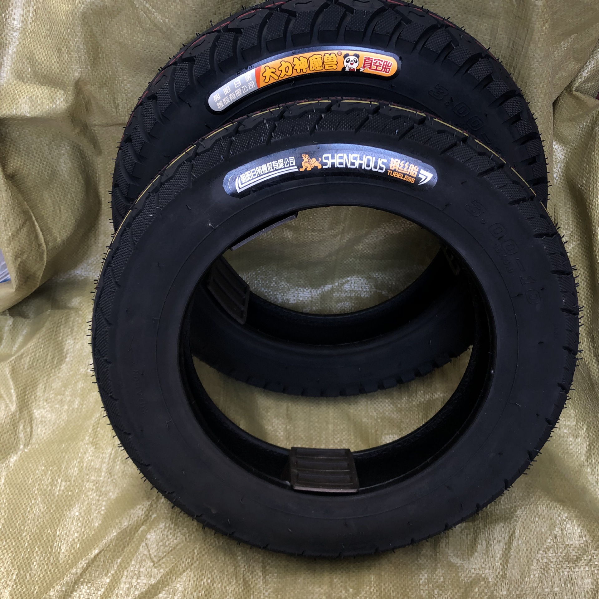 本公司代理朝阳日策橡胶有限公司 大力神魔兽轮胎 质量保证 手续齐全