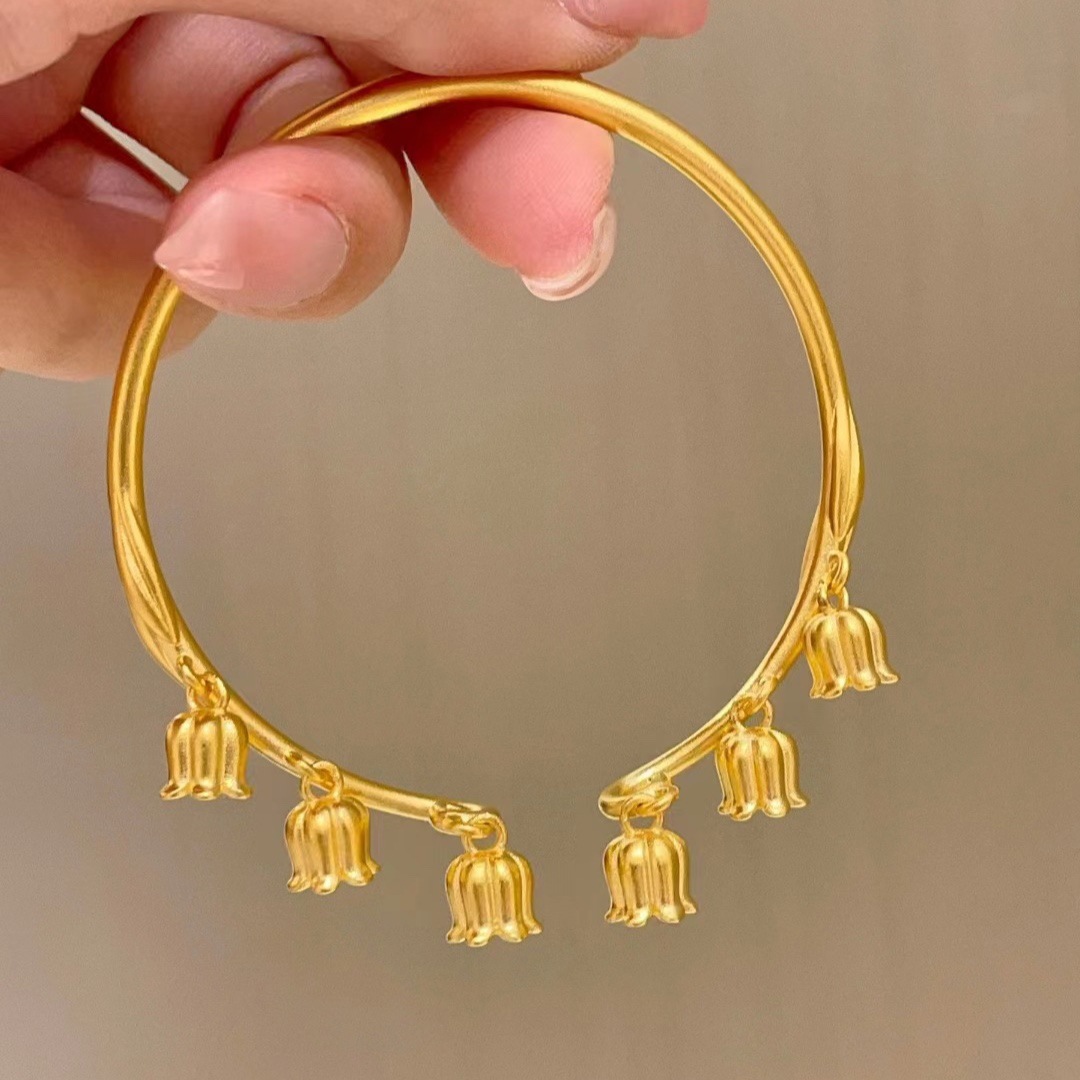 水贝黄金批发 古法金铃兰花手镯女仙气飘飘 纯金时尚结婚金饰