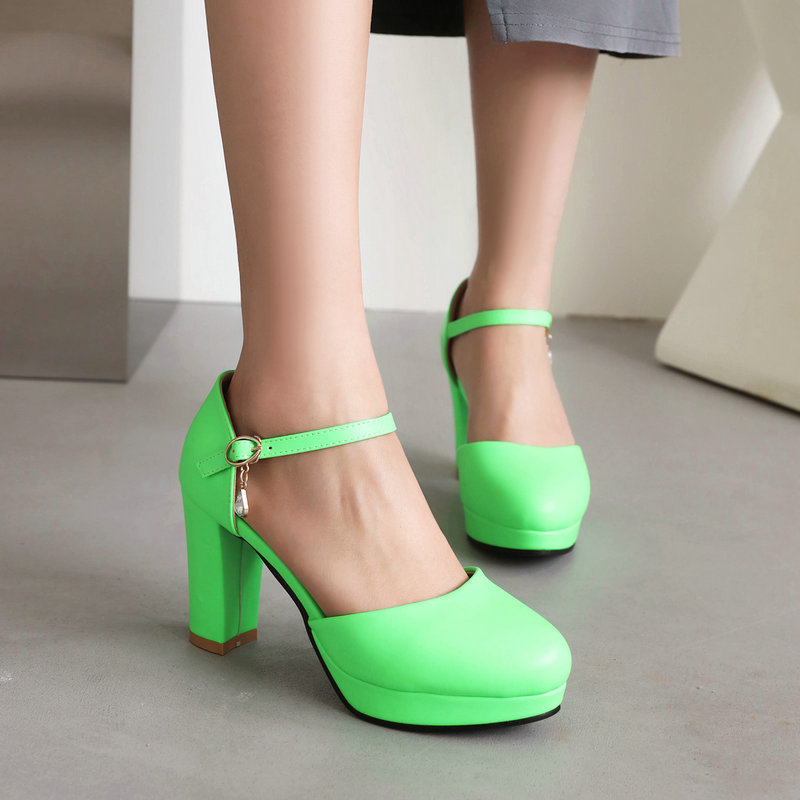 包头女凉鞋夏季新款粗跟超高跟圆头一字扣带中空女凉鞋甜美公主鞋