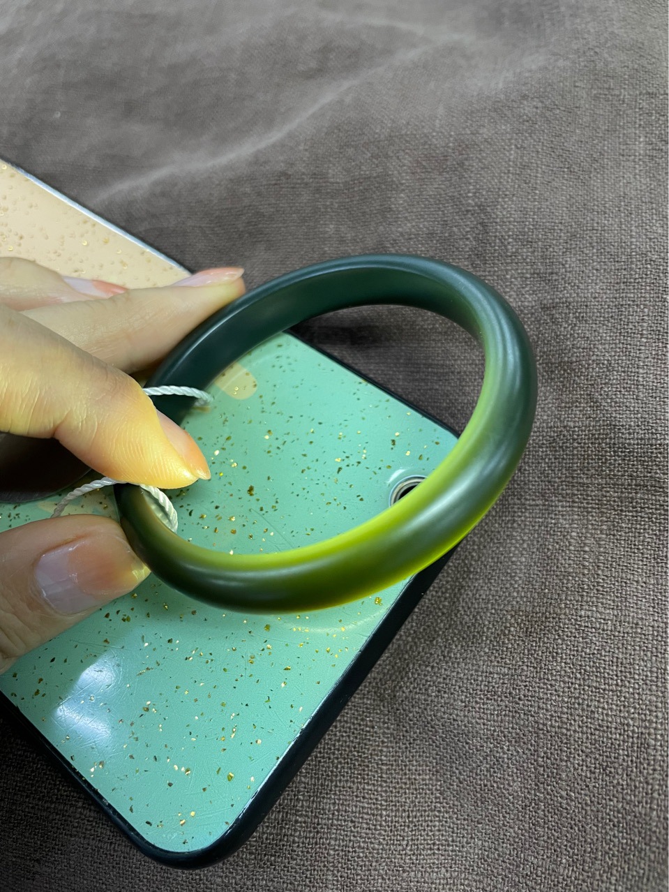 新疆和田玉优质塔青细料玉石手镯带证书终生保真