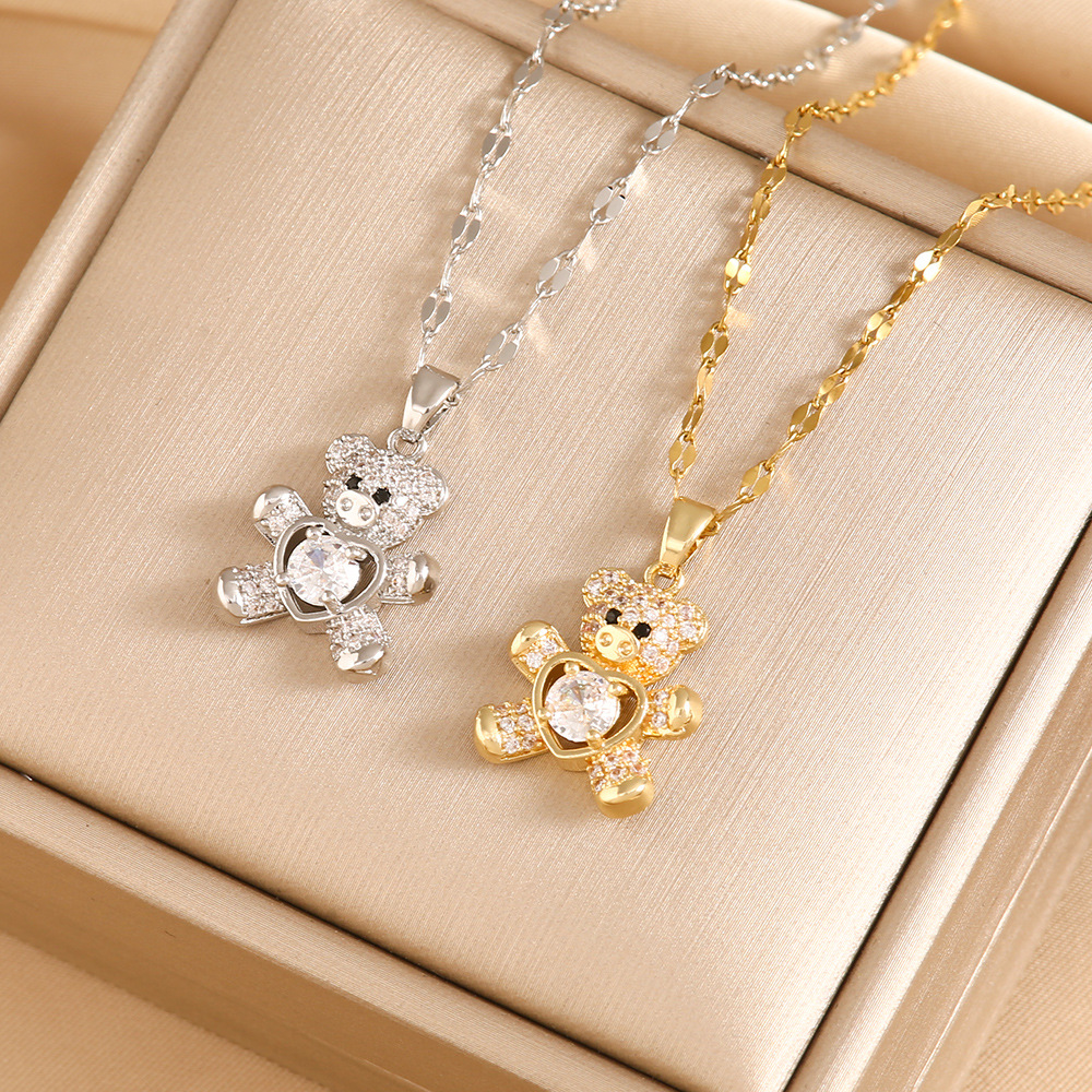 【钛钢】可爱小熊项链爱心抱抱熊真金微镶锆石简约可调节锁骨链