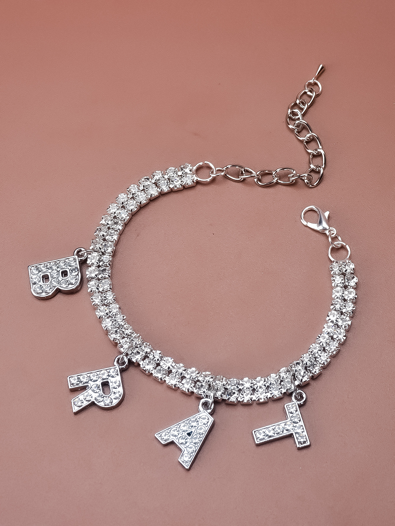 跨境电商热卖欧美流行手饰brat满钻女士个性百搭字母手链直播代发