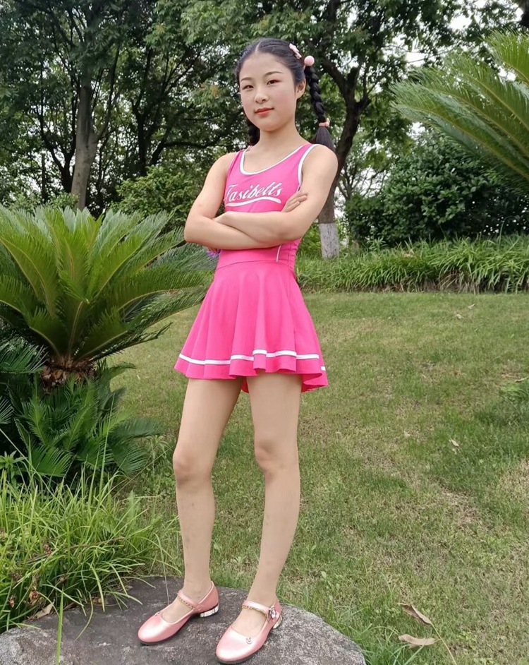 新儿童泳衣女中大童女孩连体裙式游泳衣少女运动拼色字母泳装学生