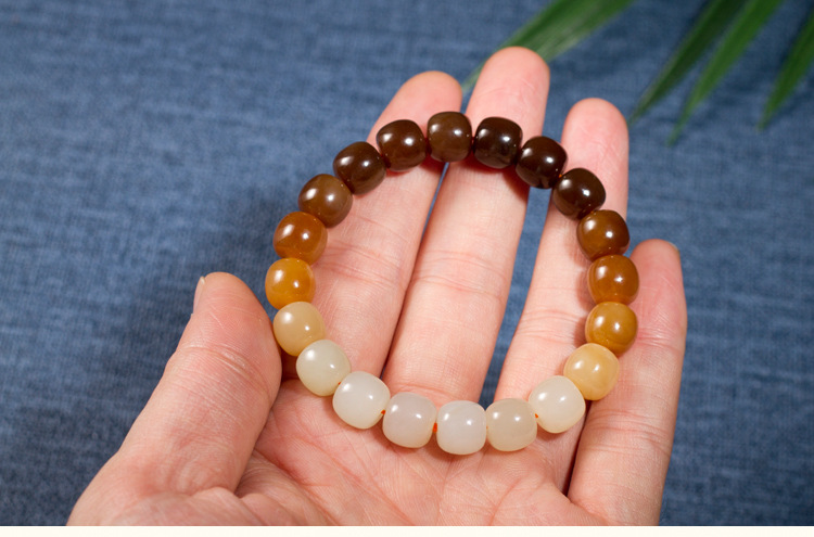 送证书青海料和田玉且末糖老型珠手串和田白玉渐变色糖色手链批发