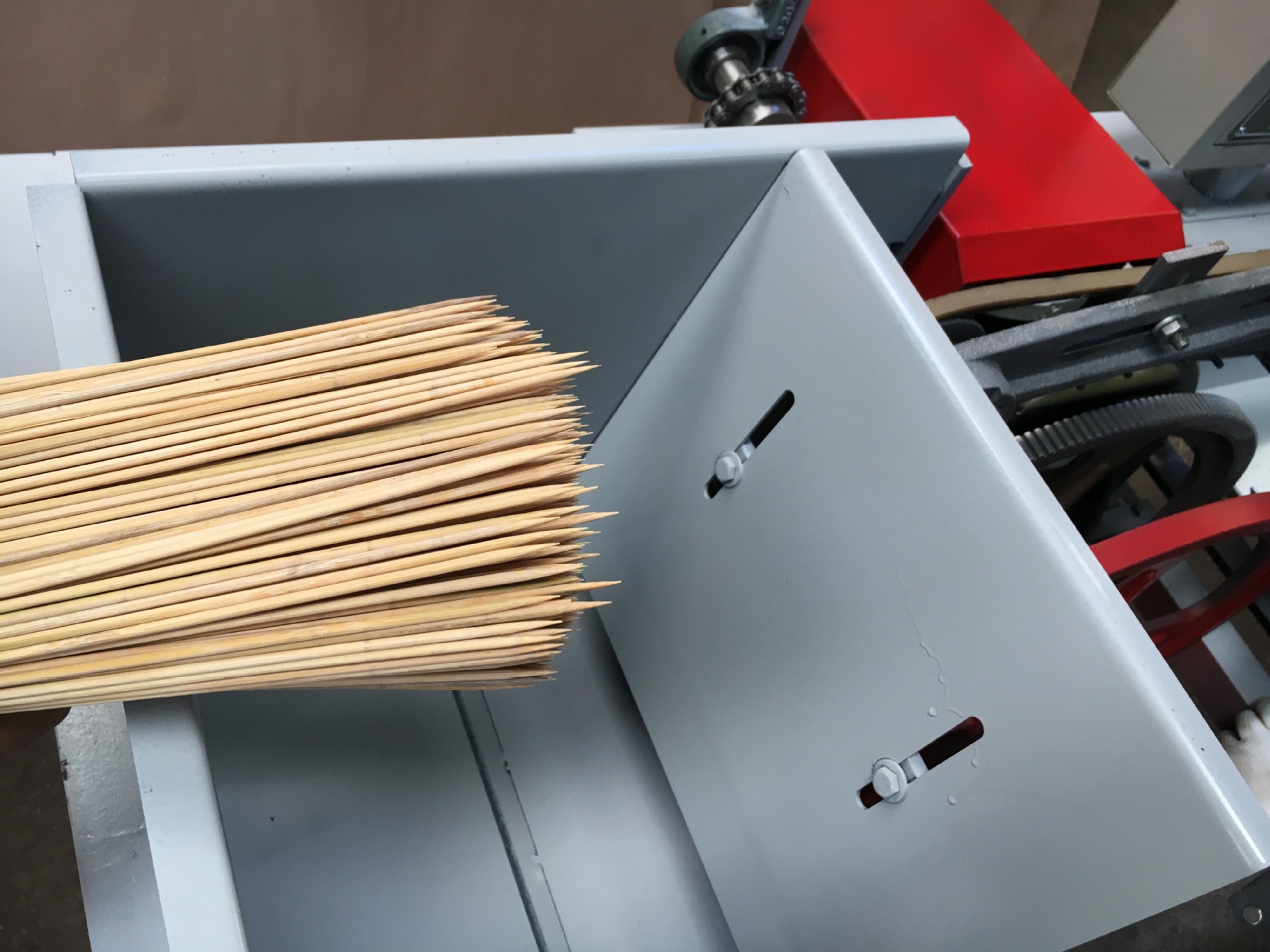 厂家供应 圆筷削尖机 竹签削尖机 食品签削尖机