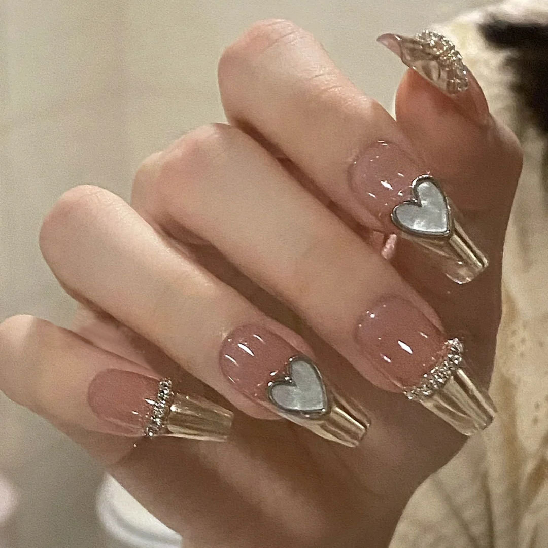 亚马逊新品穿戴式假指甲魔镜粉爱心链条穿戴甲抖音爆款美甲片批发