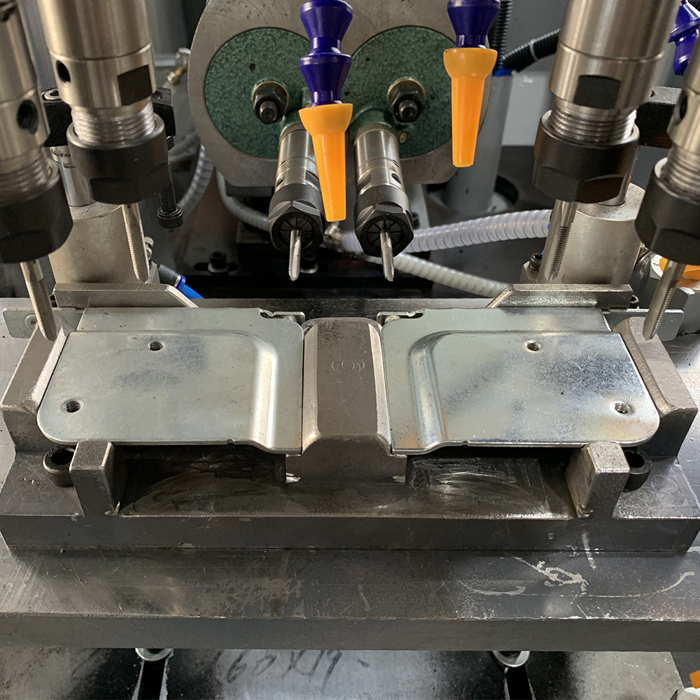 厂家直销多轴齿轮攻丝机 立式全自动攻牙机