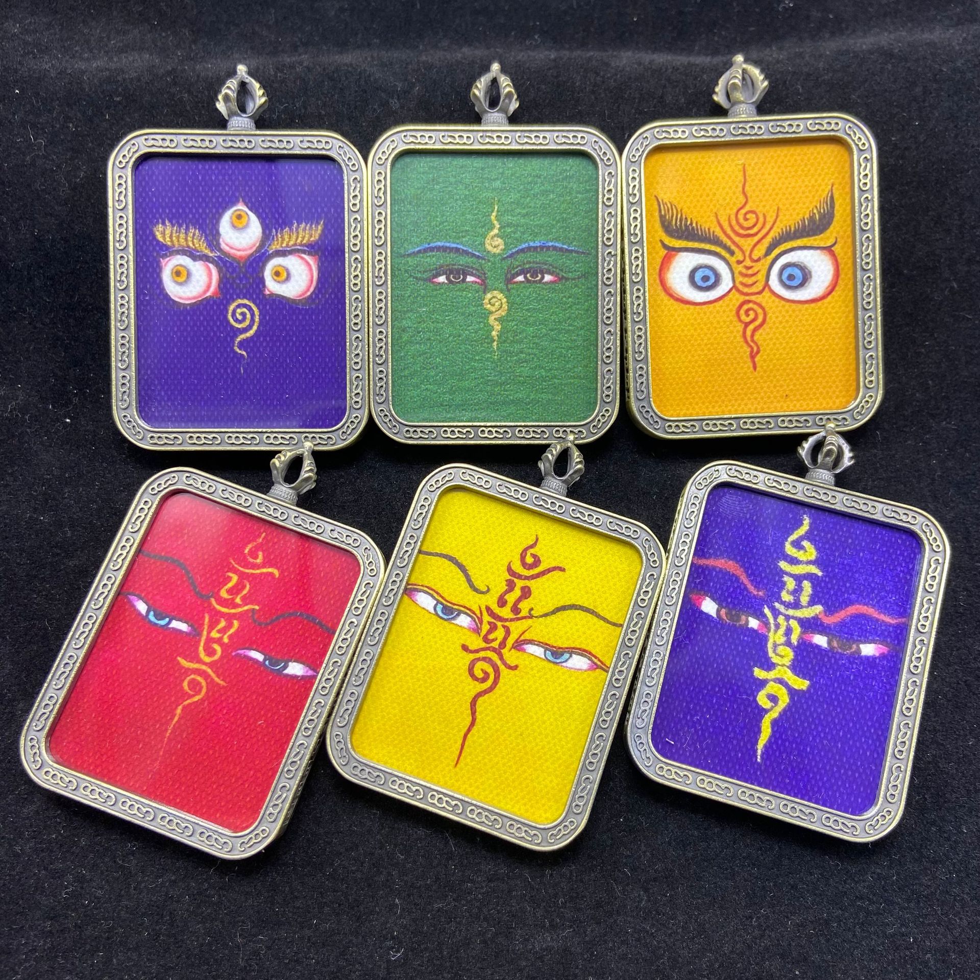 新款黄财神佛眼唐卡吊坠古铜色嘎乌盒复古唐卡佛眼方形随身挂件