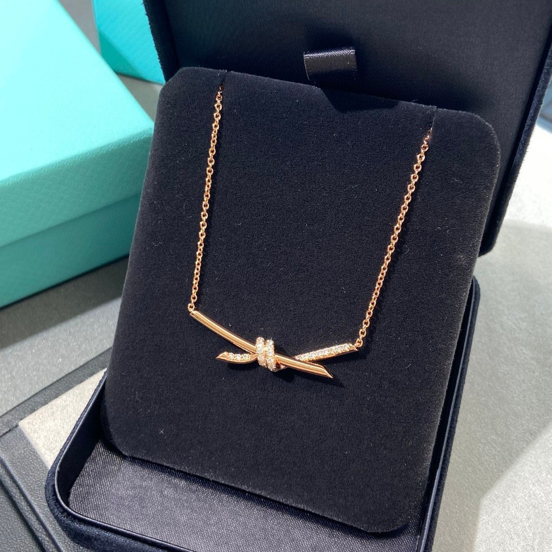 t家高版本绳结项链女镀18k金金玫瑰金微笑一字扭绳笑脸锁骨链ins