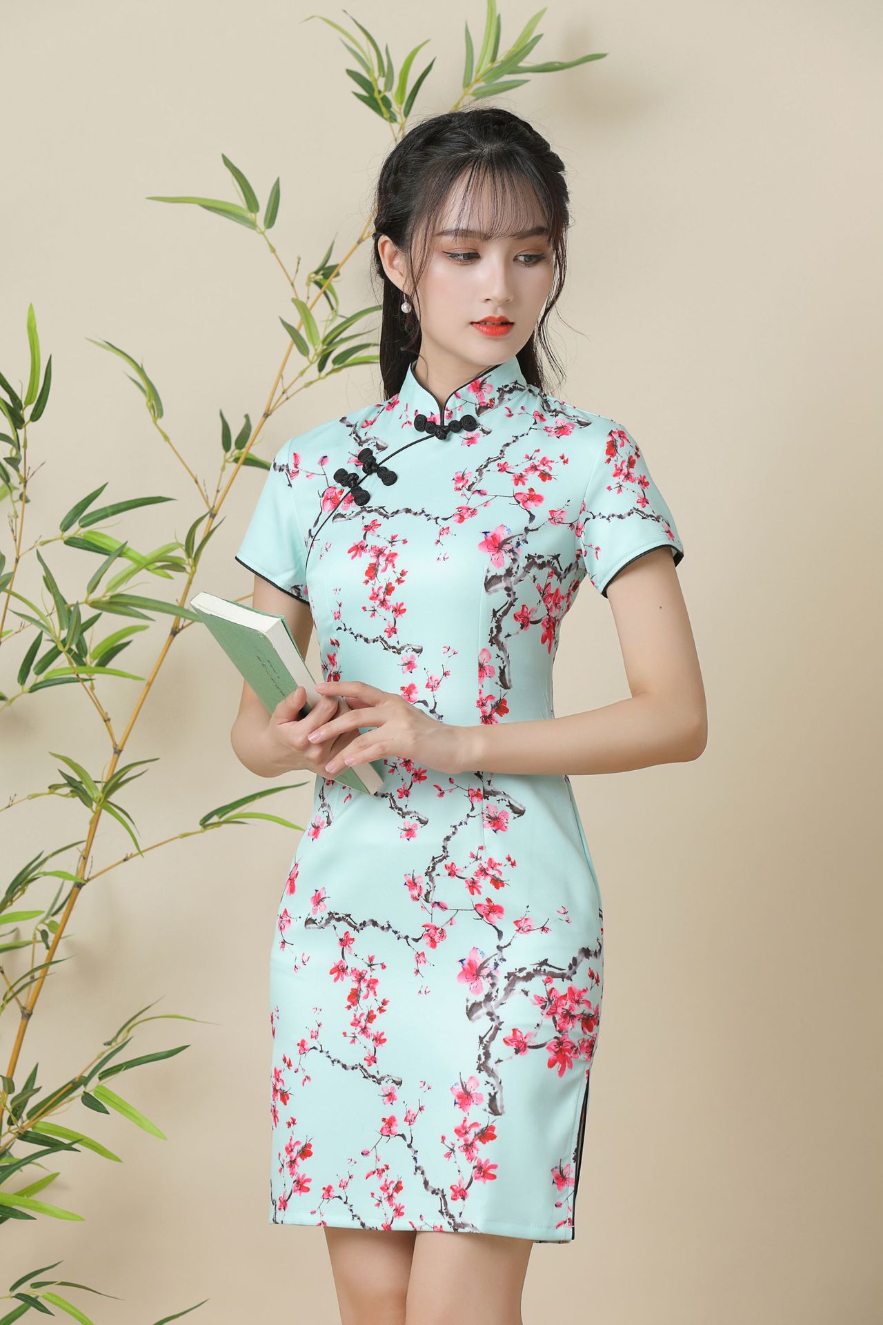 改良版旗袍 2021春夏现代修身短款年轻款大码连衣裙女旗袍