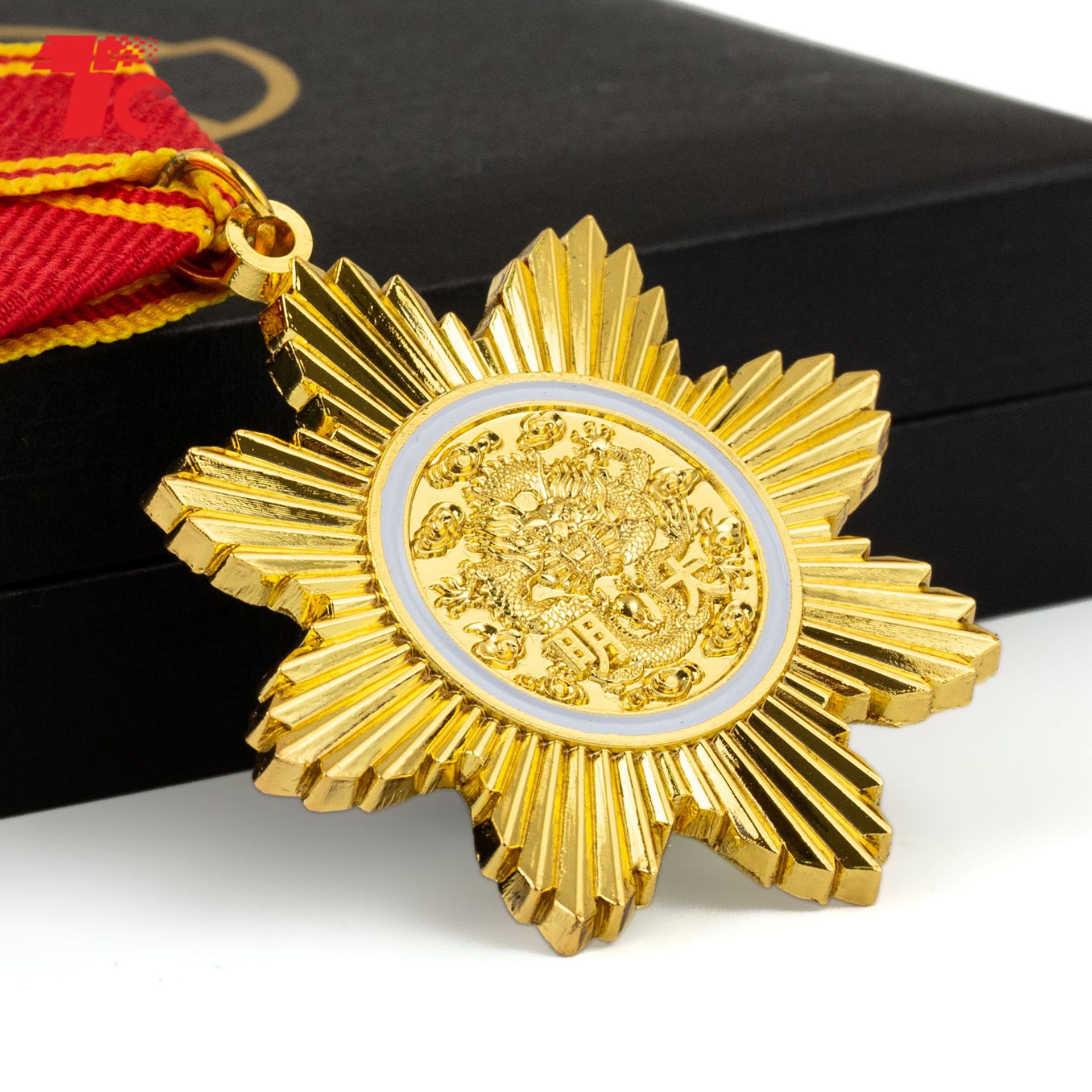 厂家制作金属五角星压铸勋章 军人荣誉包布挂头纪念章 烤漆胸章