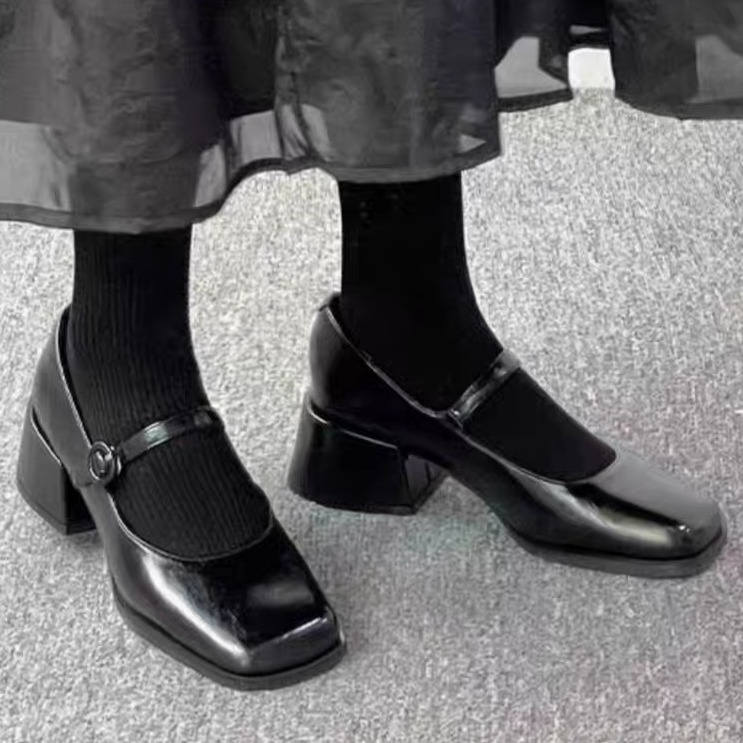 复古黑色玛丽珍鞋粗跟法式赫本风小皮鞋方头一字带单鞋女