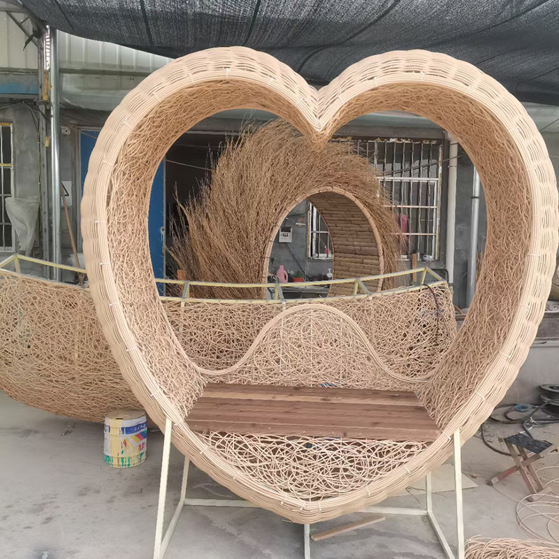 网红鸟巢爱心藤编座椅户外景观秋千景区摄影打卡鸟巢树枝室外坐凳