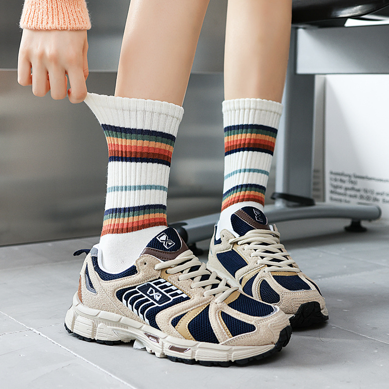 网红鲨鱼裤搭配外穿袜子长筒男女ins潮韩系高腰复古简情侣条纹袜