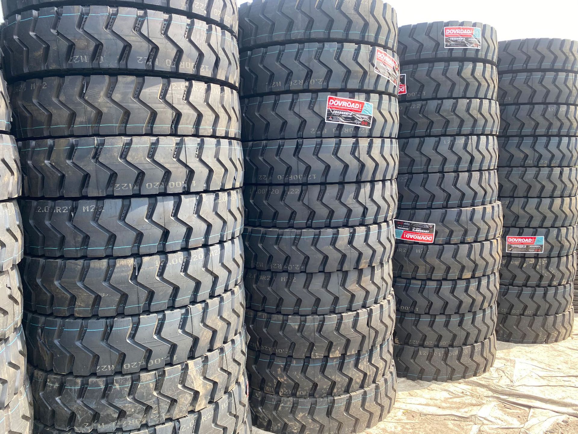 1200r20优盛工厂路多福轮胎特价处理经济型矿花中花标载耐磨