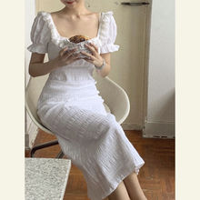 皱褶棉蕾丝方领白色连衣裙夏季新款收腰显瘦智熏法式复古裙