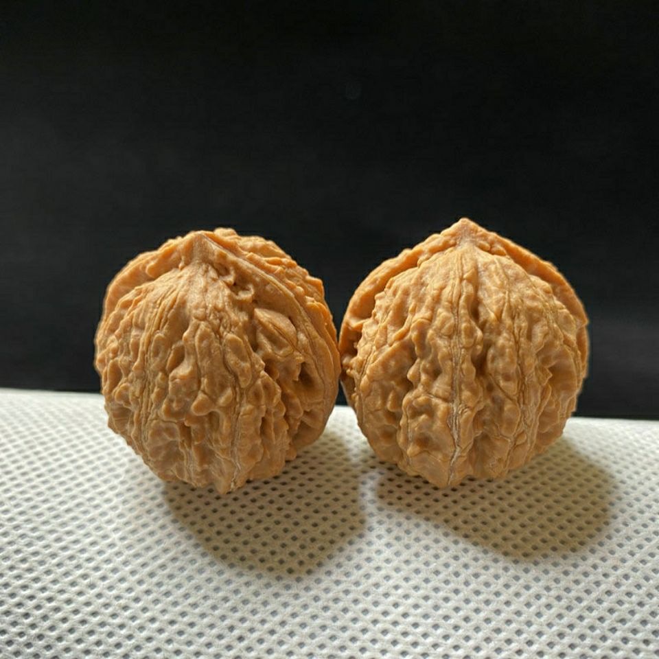 精品野生文玩核桃秋子迷你小尺寸手捻把件女士指尖文玩