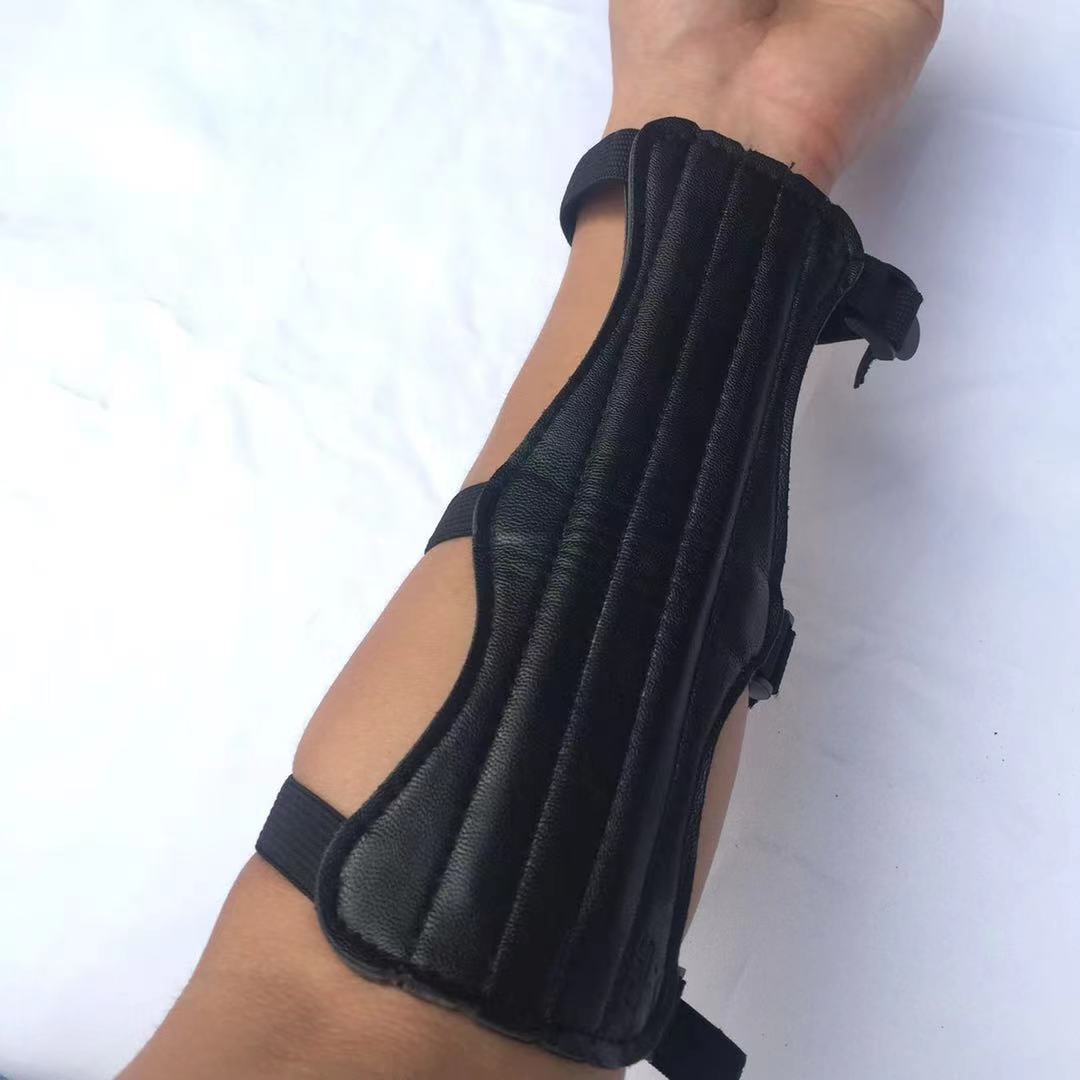 复合反曲弓箭射击运动直拉传统弓箭护指护臂配件护具黑色双层护指