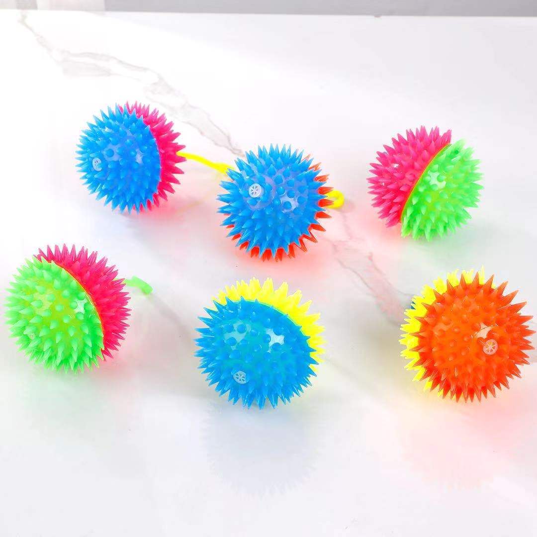 5闪光刺球夜市按摩球儿童新款弹力球地摊发光跳跳球宠物小玩具