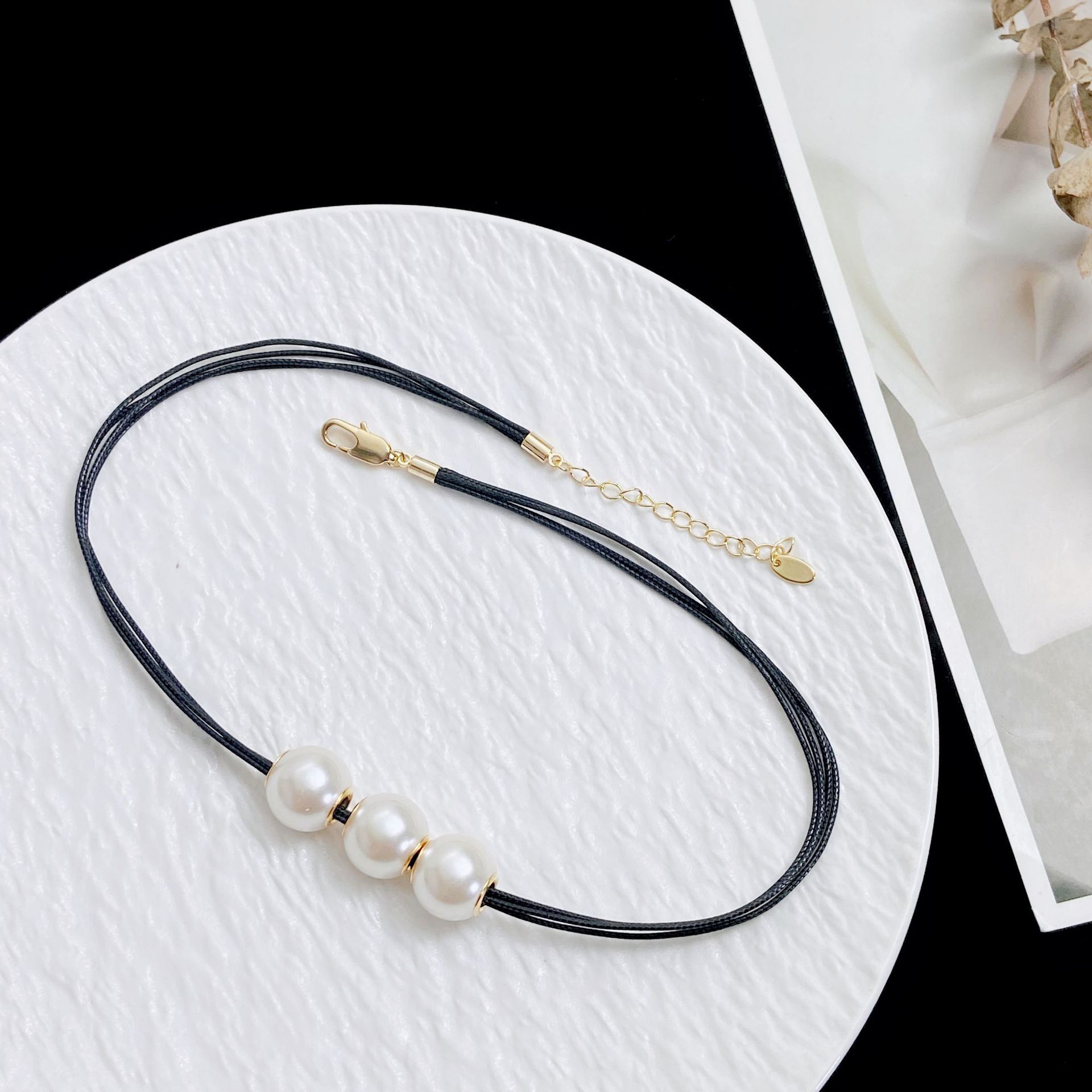 艾妮贝妮 小众设计感皮绳珍珠项链女 个性时尚夸张甜酷潮流锁骨链