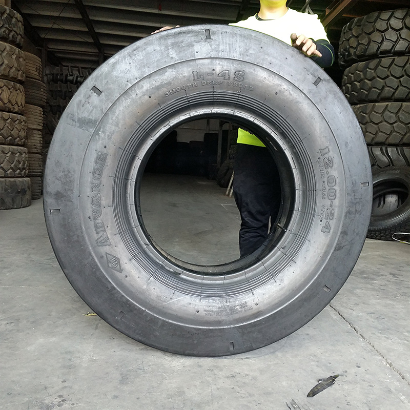 1200-24轮胎 井下铲运机轮胎 光面l4s花纹工程机械轮胎