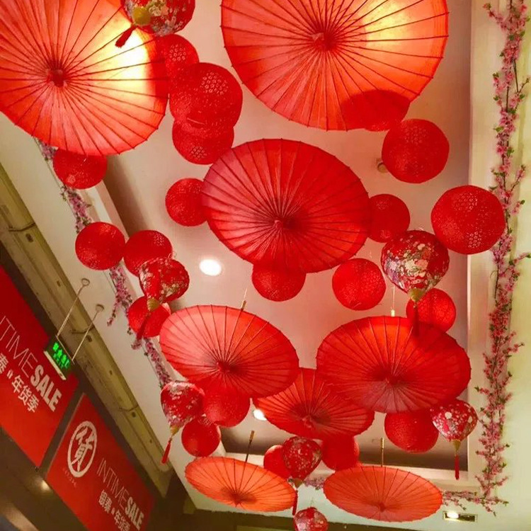 商场古镇店饭店茶楼开业吊顶装饰伞过道天井中庭挂饰绸布伞油纸伞