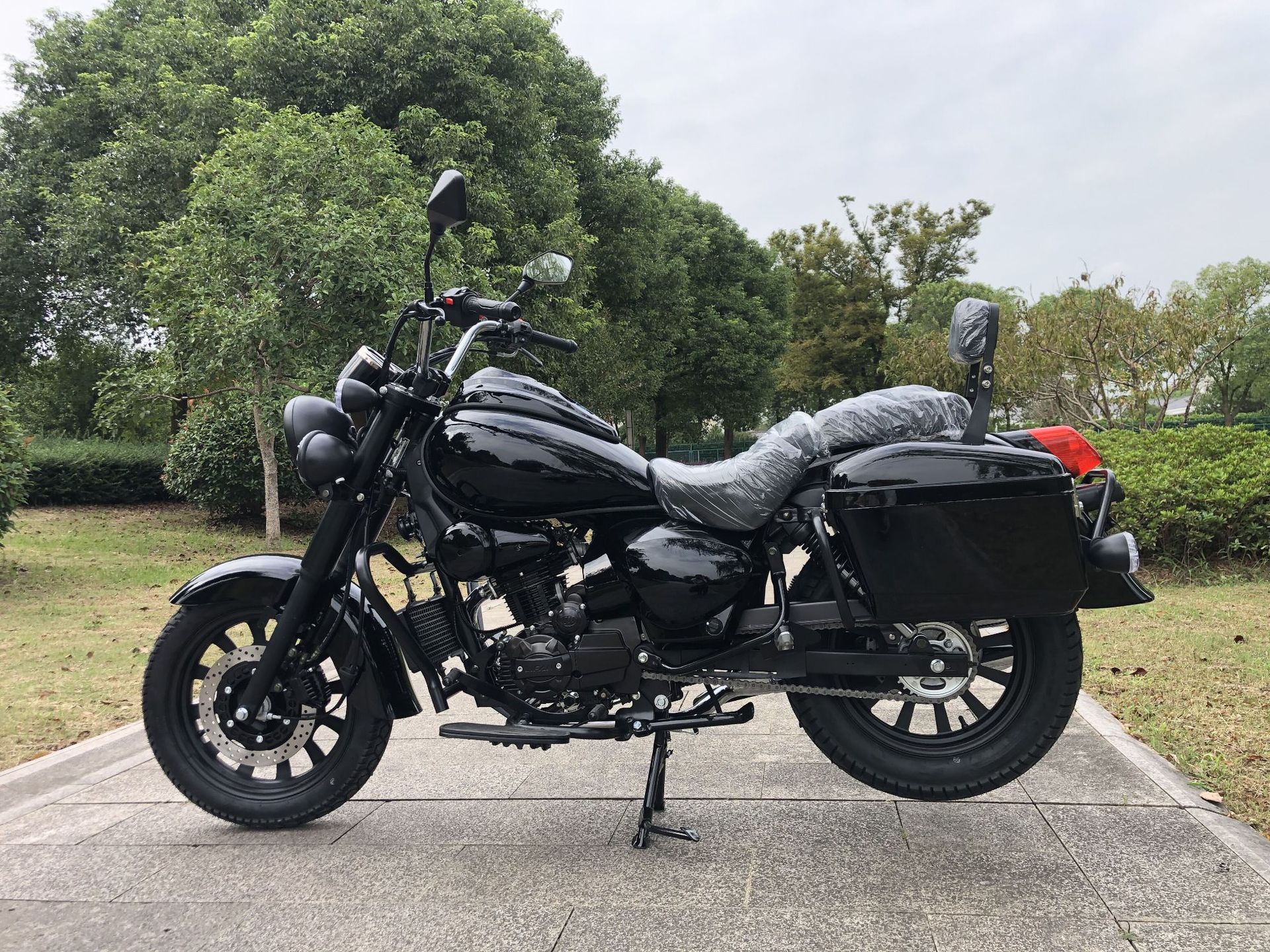 厂家直销新款国四电喷摩托车免税 150cc叛逆者复古起风太子摩托车