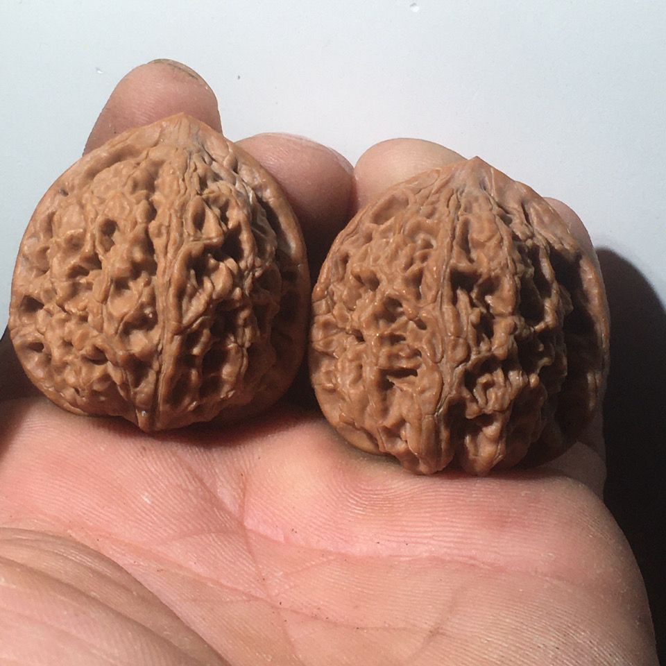 文玩核桃狮子头闷尖磨盘麒麟纹大官帽矮桩把玩包浆四座楼串-阿里巴巴