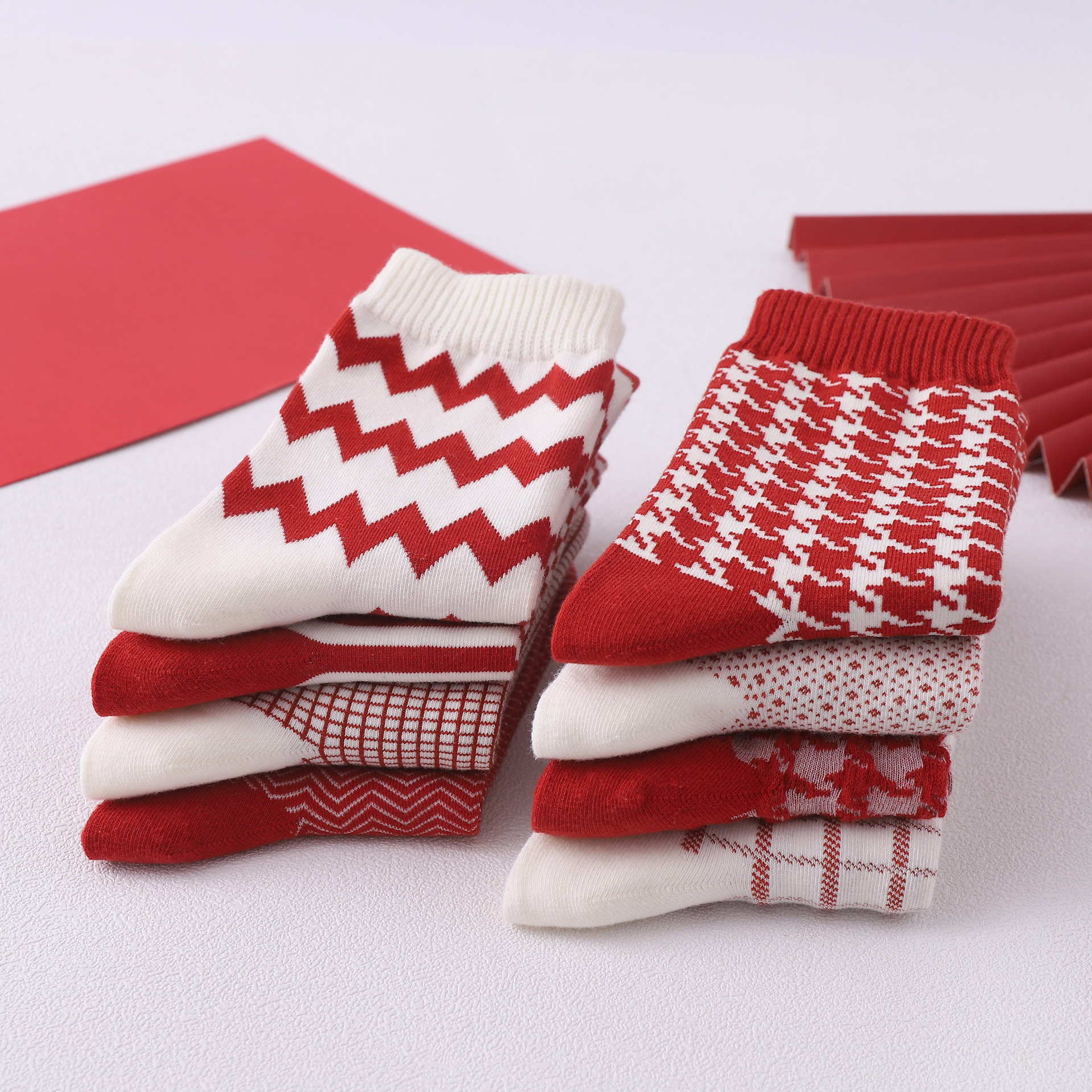 袜子女中筒袜红色ins潮秋冬女士新年雪花圣诞元旦百搭棉袜本命年