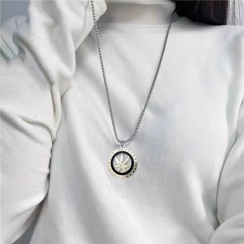 New round Pendant Snake Bone Necklace Couple's Maple Leaf Tag All-Match Titanium Steel Necklace High-Grade Sweater Decorative Chain