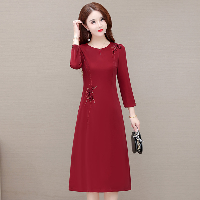 2022春装七彩琉璃手工钉珠长袖连衣裙女中长款新款修身打底裙